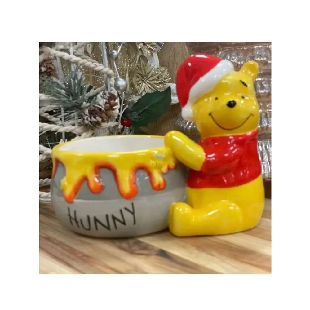 NWT Disney Winnie The Pooh with Santa Hat Glossy Ceramic Yellow Red Hunny Bowl